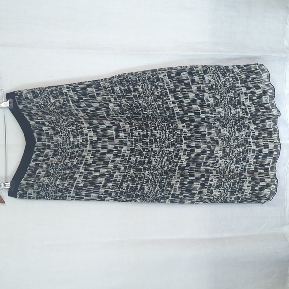 Liz Claiborne Black White Abstract Textured Crepe Maxi Skirt Size Large - Picture 4 of 4